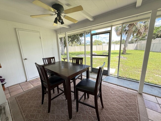 Building Photo - 2/2 with Fenced Yard, Garage and Laundry, Available Now!