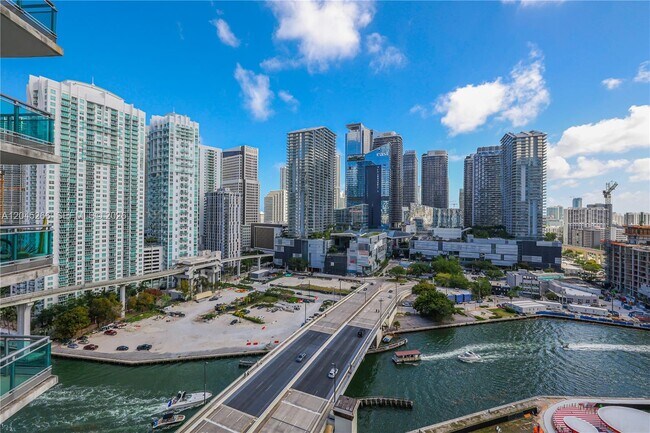 Building Photo - 350 S Miami Ave