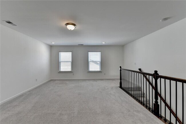 Building Photo - 5650 Bergeson Wy
