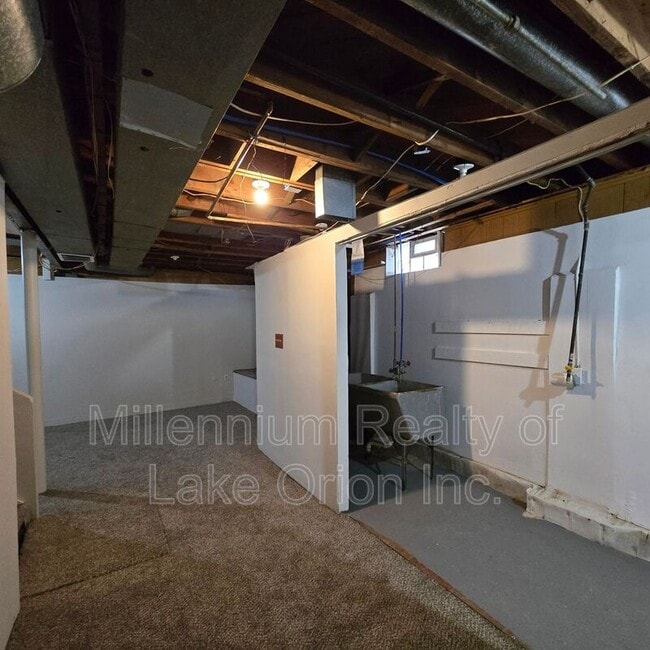 Building Photo - 353 South Blvd W