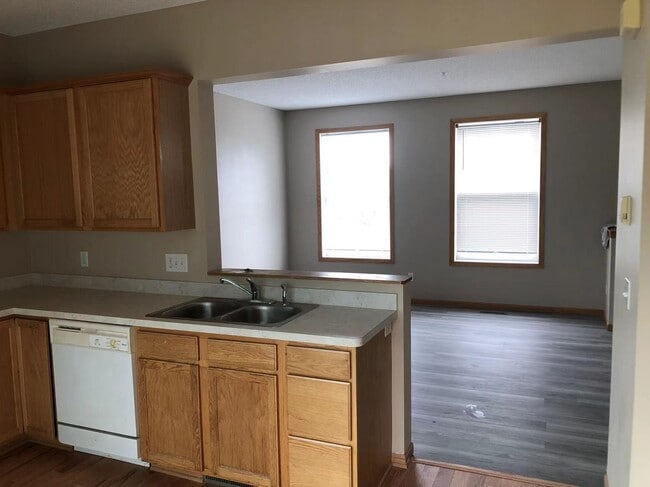 Building Photo - 11304 Davenport Cir NE