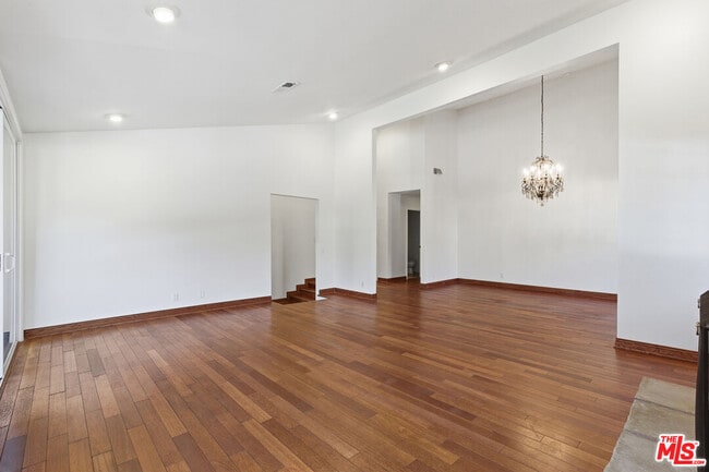 Building Photo - 4345 Canoga Ave