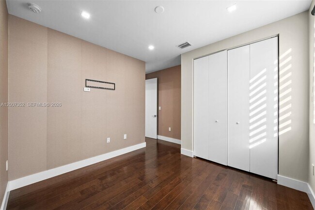 Building Photo - 7534 NW 98th Ave