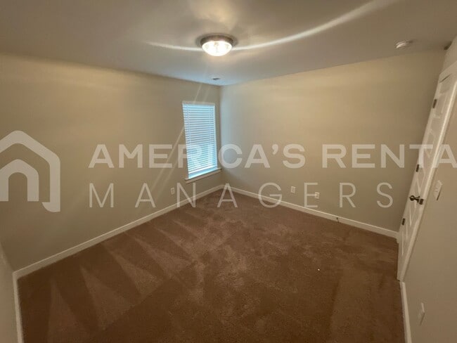 Building Photo - Home for Rent in Oak Grove, AL!!! Available to View with 48 Hour Notice!!!