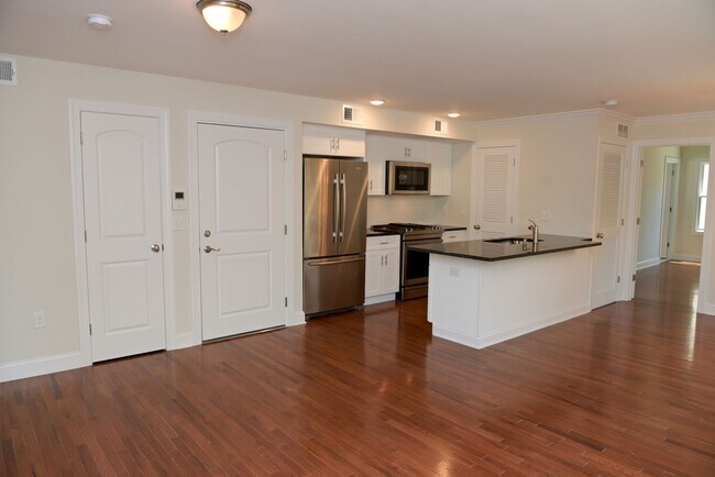 Building Photo - 203-205 Nassau Street