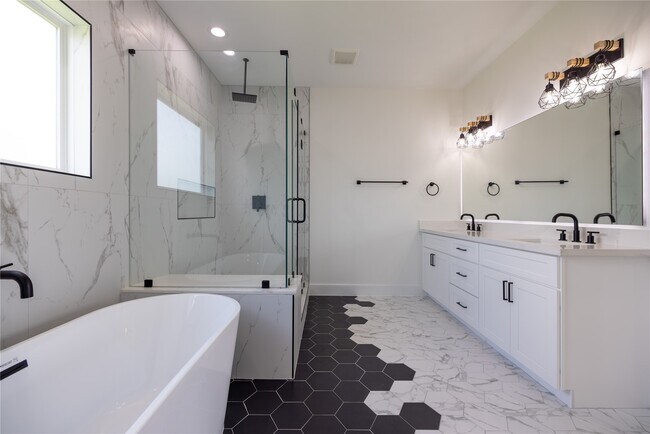 Building Photo - 1816 West St