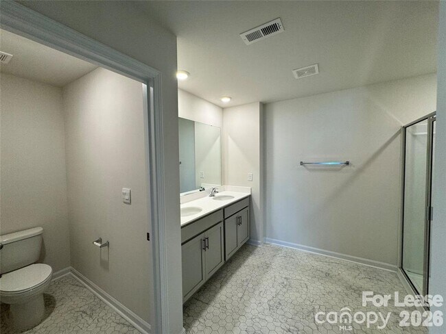 Building Photo - 122 Old Home Rd