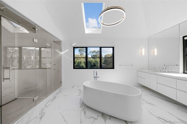 Building Photo - 15 Atterbury Rd