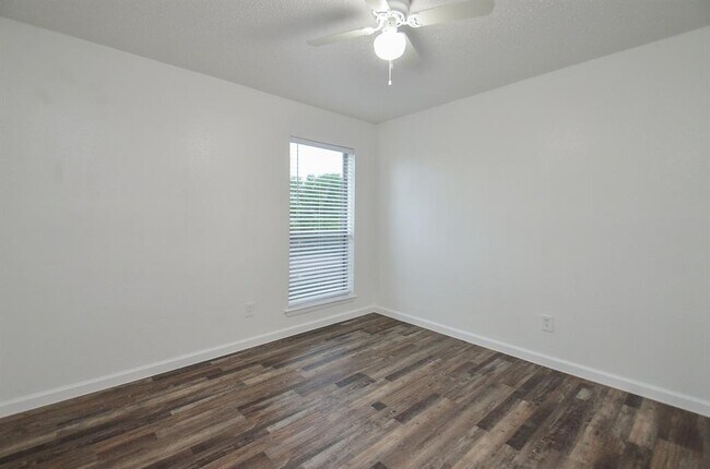 Building Photo - 10001 Westpark Dr