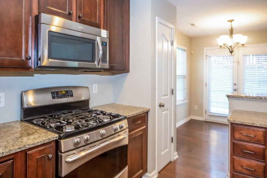 Building Photo - 1418 Moss Creek Dr