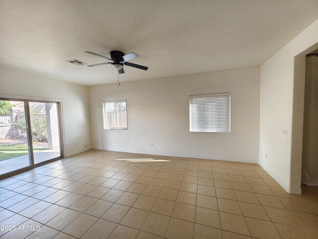 Building Photo - 15061 N 90th Dr