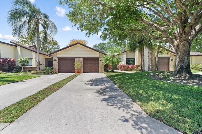 Building Photo - 160 Ramblewood Cir
