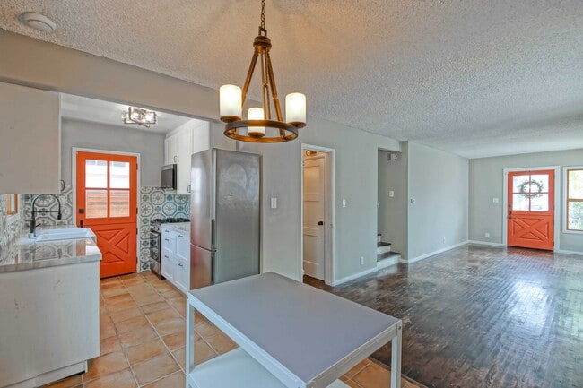 Building Photo - ENJOY INDOOR/OUTDOOR CALIFORNIA LIVING IN THIS CHARMING & STYLISH, 3BR1.5BA GOLDEN HILLS HOME W/ ...