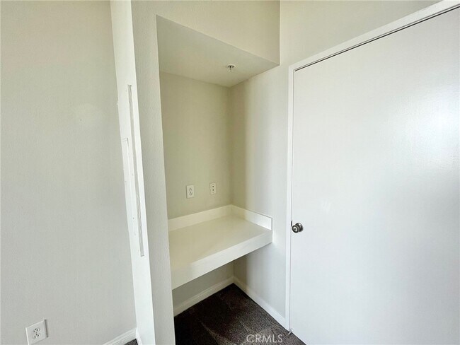 Building Photo - 488 E Ocean Blvd