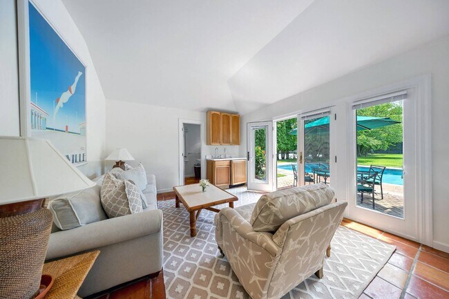 Building Photo - 154 Captains Neck Ln