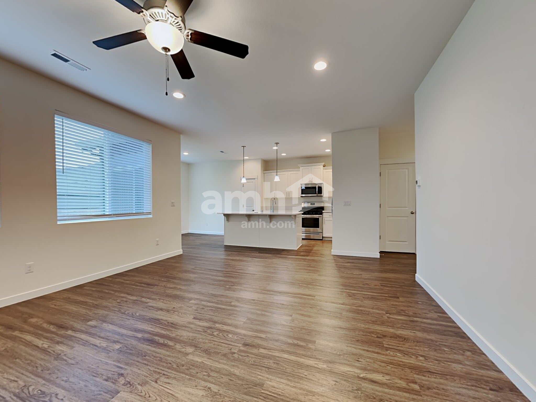 Building Photo - 1013 NE 11th Way