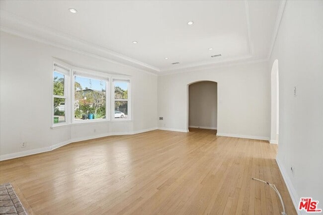 Building Photo - 2317 Veteran Ave