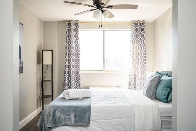 Building Photo - 215 Piedmont Ave NE