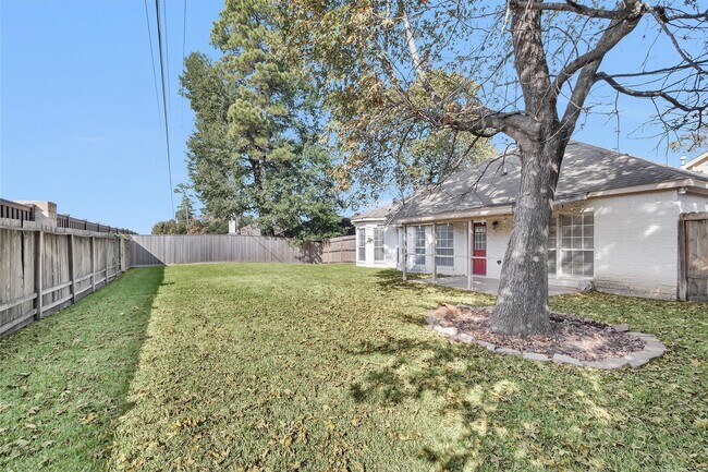 Building Photo - 147 April Waters Dr W