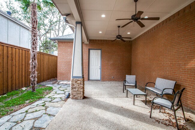 Building Photo - 5608 Matalee Ave