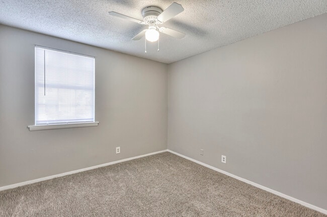 Building Photo - 4646 Nolensville Pk
