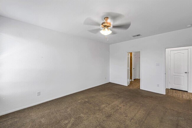 Building Photo - 31319 Whitfield Ct