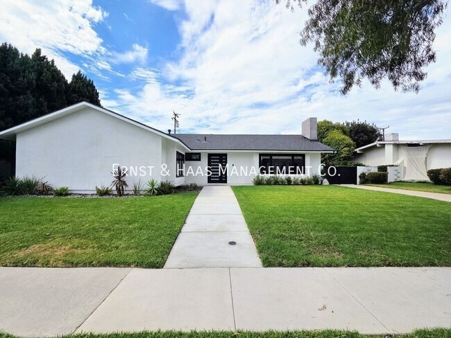 Building Photo - 3041 Yellowtail Dr