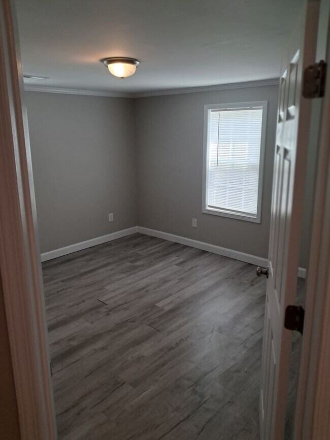 Building Photo - 909 Washington St