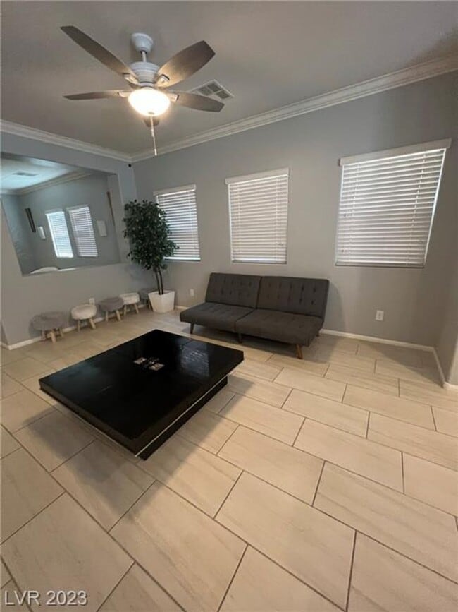 Building Photo - BEAUTIFUL HOME IMMACULATE AND READY TO MOVE-IN