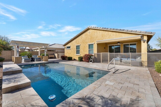 Building Photo - 9937 W Andrea Dr