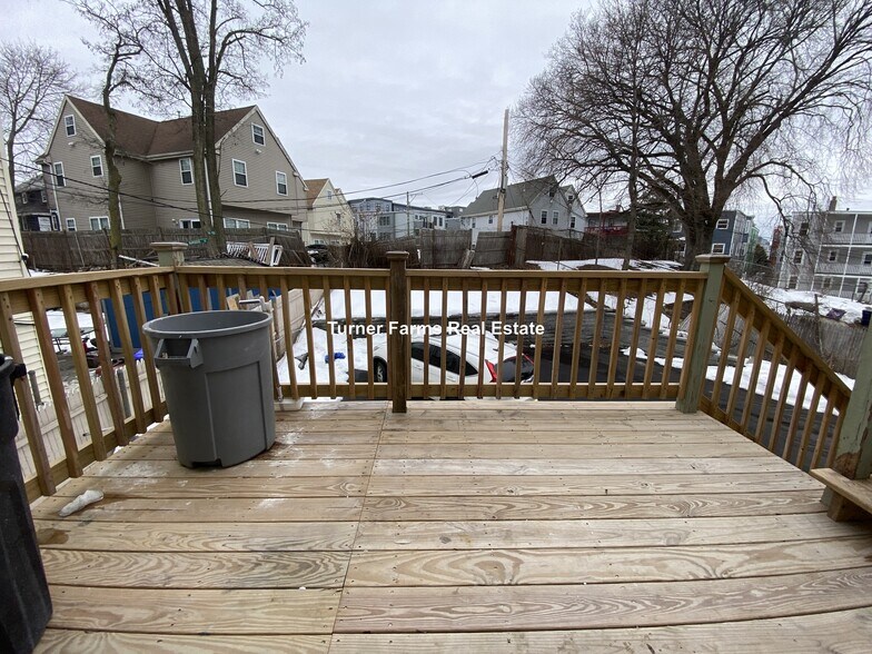 Building Photo - 35 Humphreys St