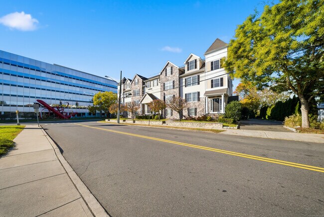 Building Photo - 1707 Summer St