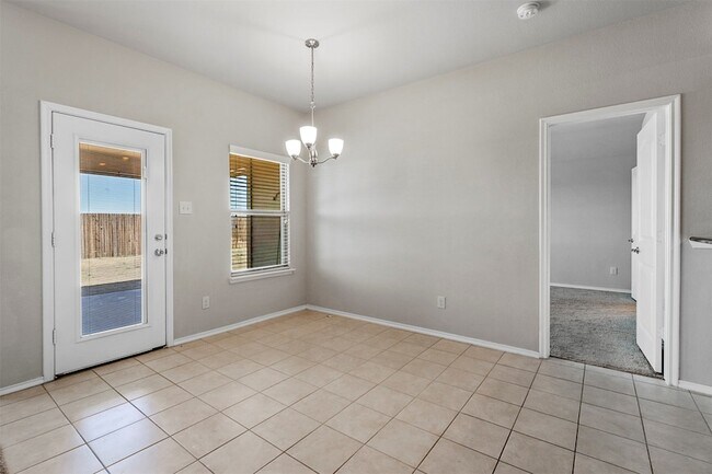 Building Photo - 3020 Oakcrest Dr