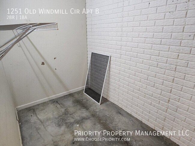 Building Photo - 1251 Old Windmill Cir