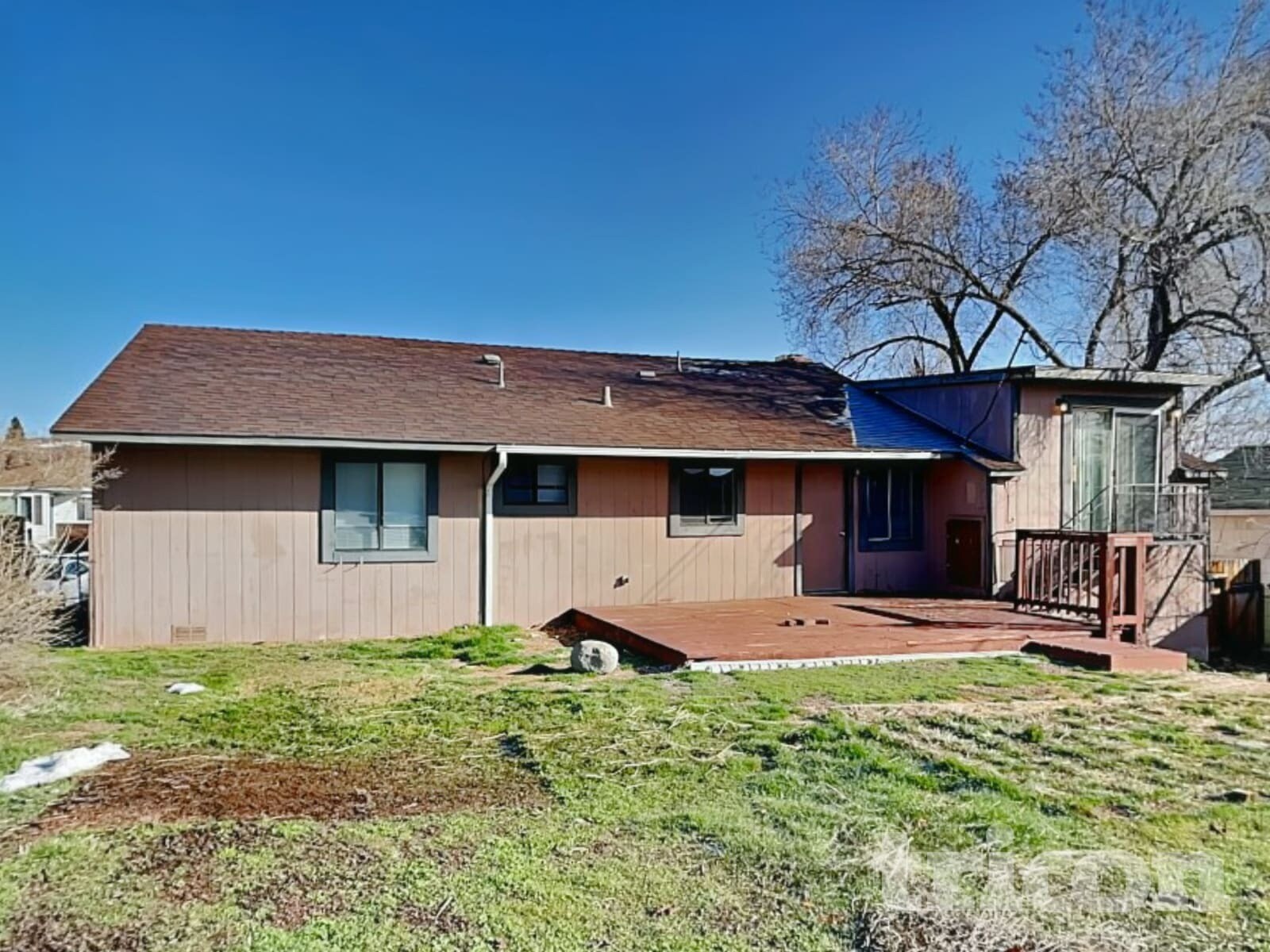 Building Photo - 1370 University Terrace