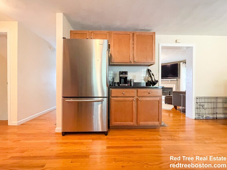 Building Photo - 496 Lebanon St