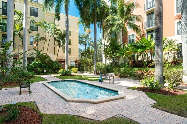 Building Photo - 630 S Sapodilla Ave