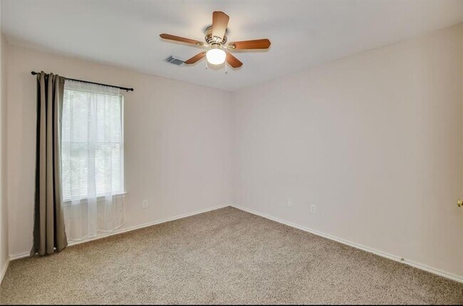Building Photo - 51 Marble Rock Pl