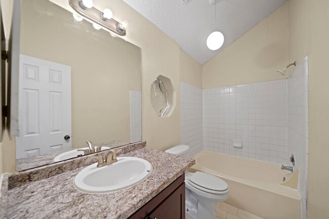 Building Photo - 6319 Southwood Ct N