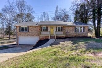 Building Photo - 4959 Ailene Dr