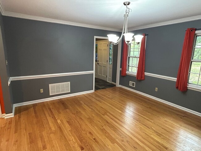 Building Photo - 5 Bed | 3.5 Bath House in Raleigh
