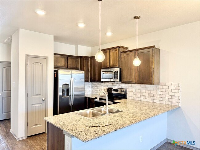 Building Photo - 326 Grn Valley Dr