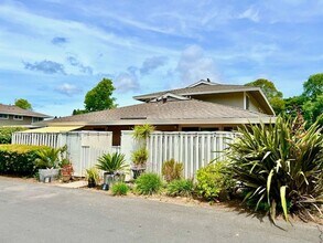Building Photo - Charming 2-bedroom Napa Condo