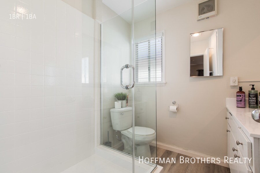 Building Photo - 2620 11th St