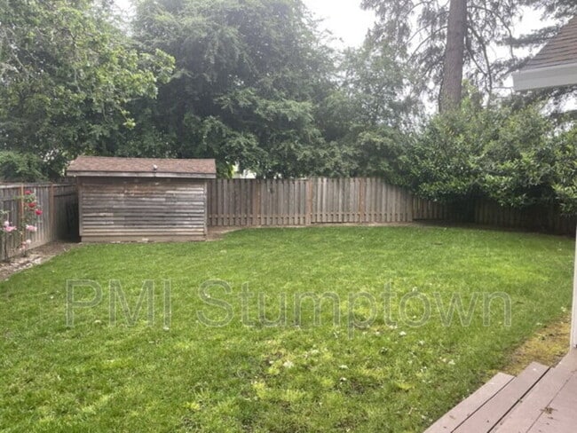 Building Photo - 14745 SW Surrey Ct