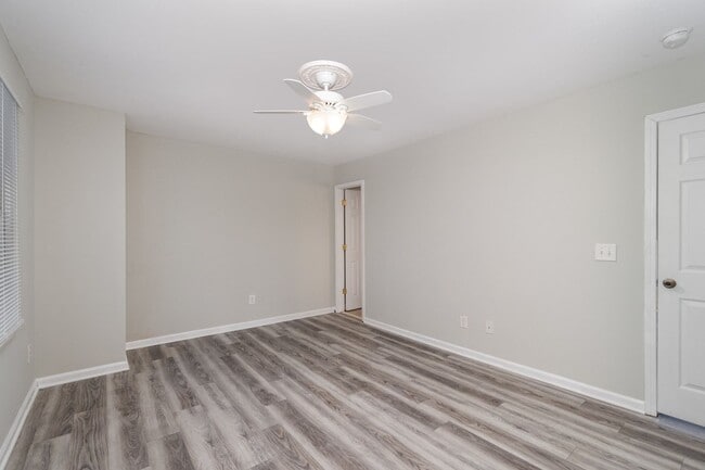 Building Photo - 311 E Montcastle Dr
