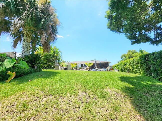 Building Photo - 11645 Oxford St