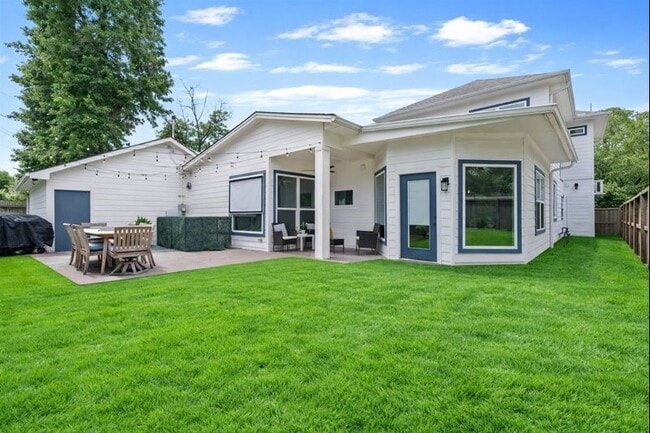 Building Photo - 4503 McKinney St