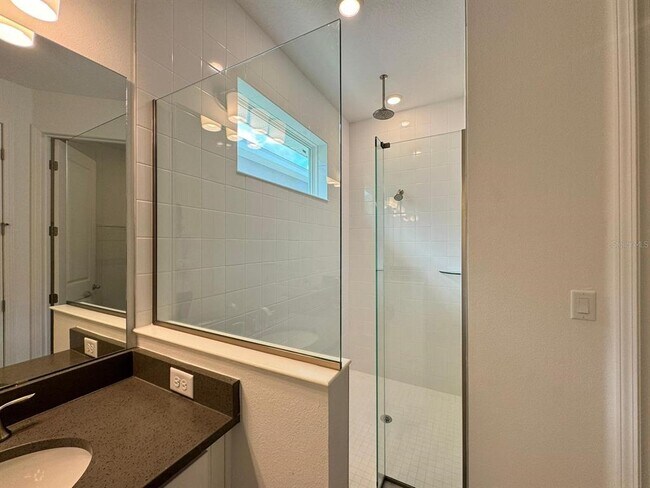 Building Photo - 2041 Axel St