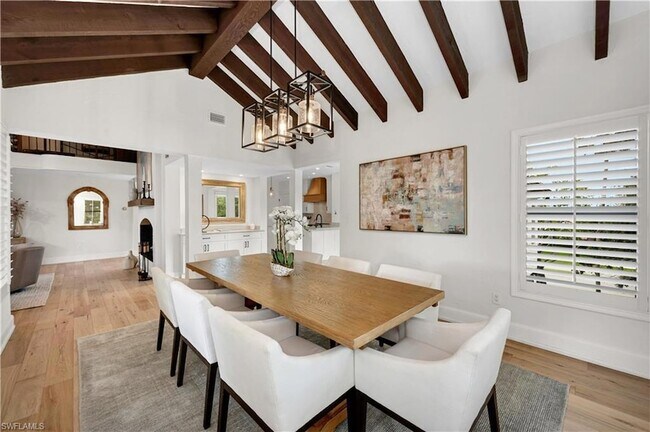 Building Photo - 5850 Pelican Bay Blvd